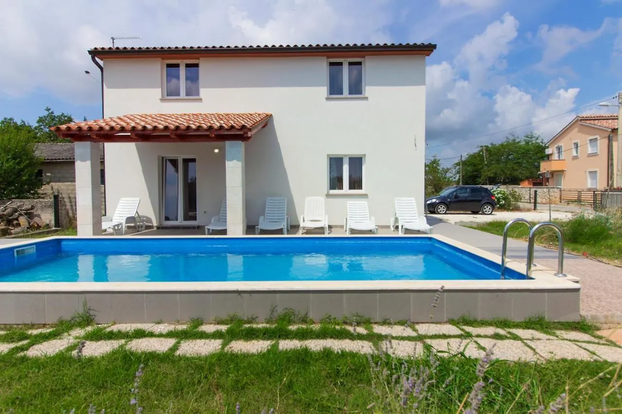 Charming Villa Seve With Private Pool In Póla