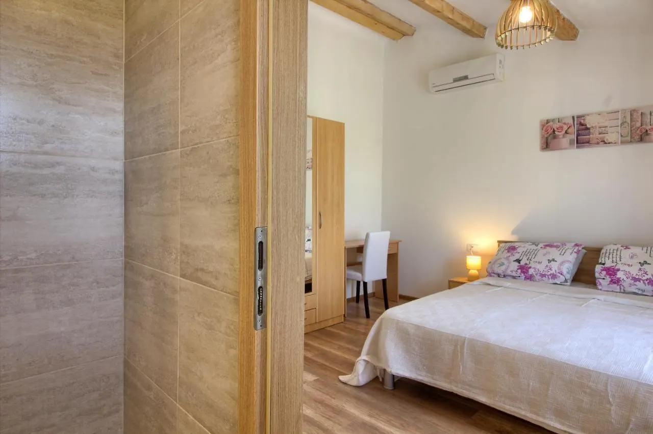 Charming Villa Seve With Private Pool In Pula 0*,  Chorvatsko